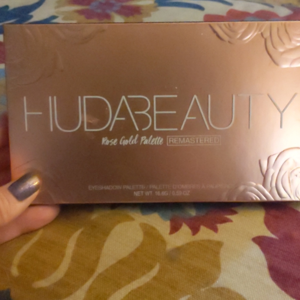 Huda Beauty Rose Gold Eyeshadow Palette